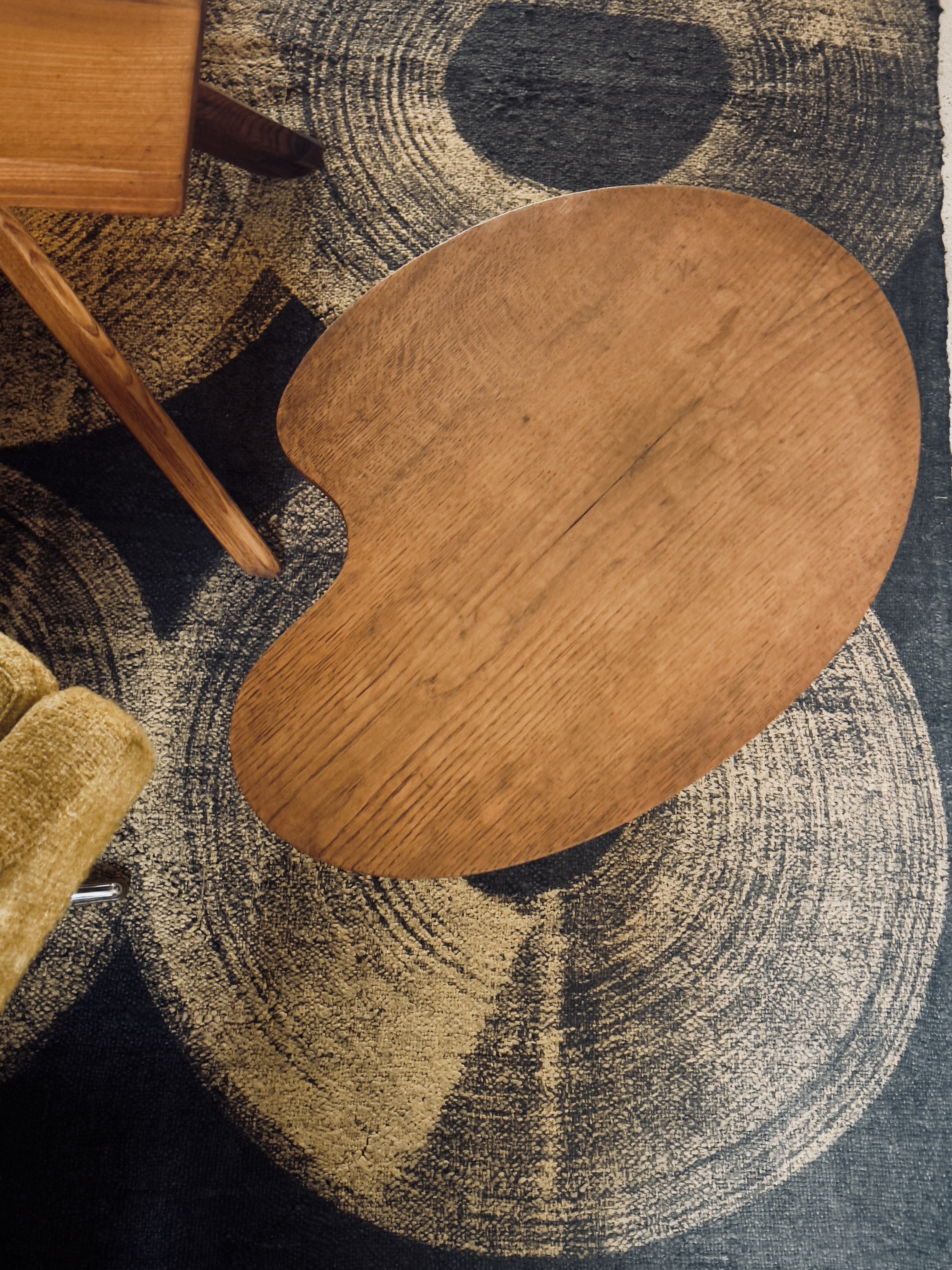 Painters palette sidetable